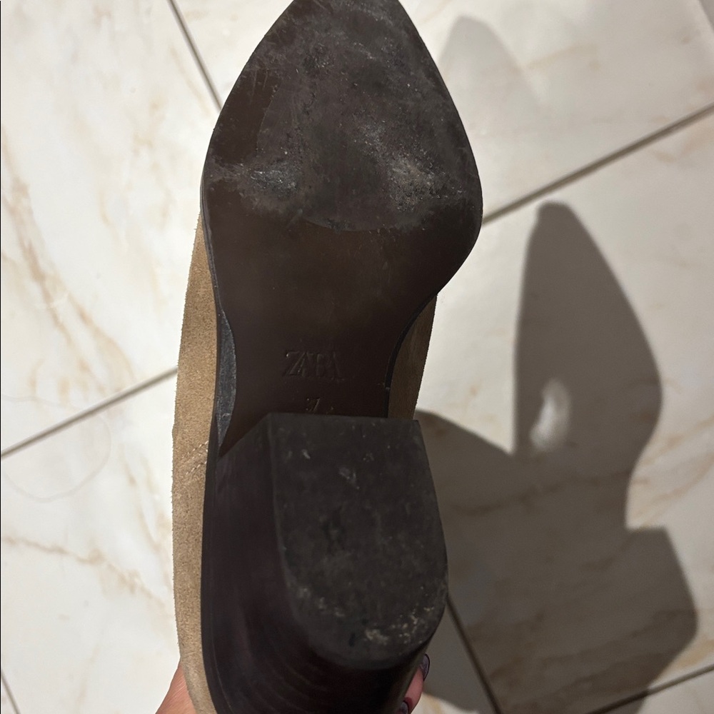 Tan Western Cowboy Boots - Picture 2 of 3
